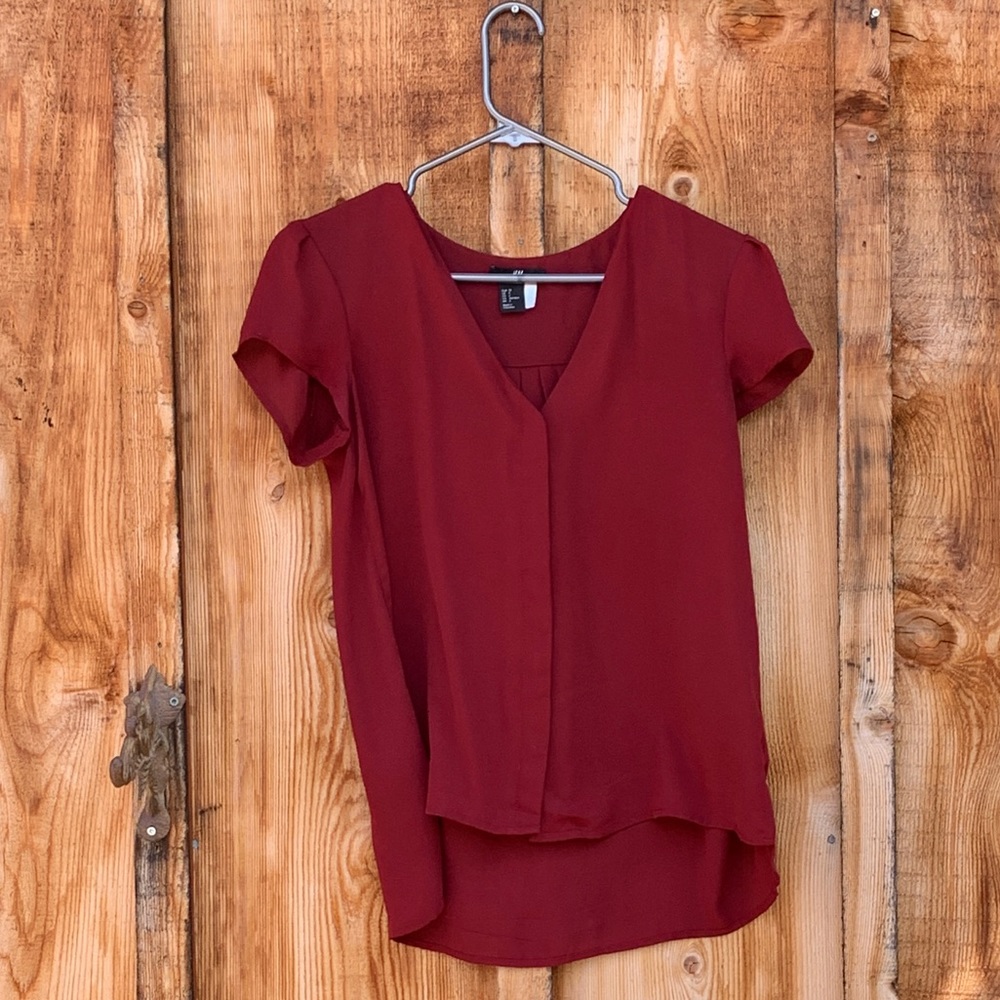 Burgundy tshirt